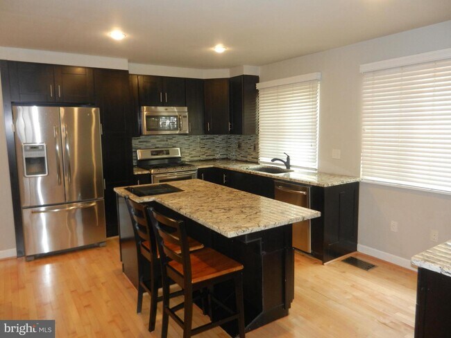 Building Photo - 11120 Forest Edge Dr