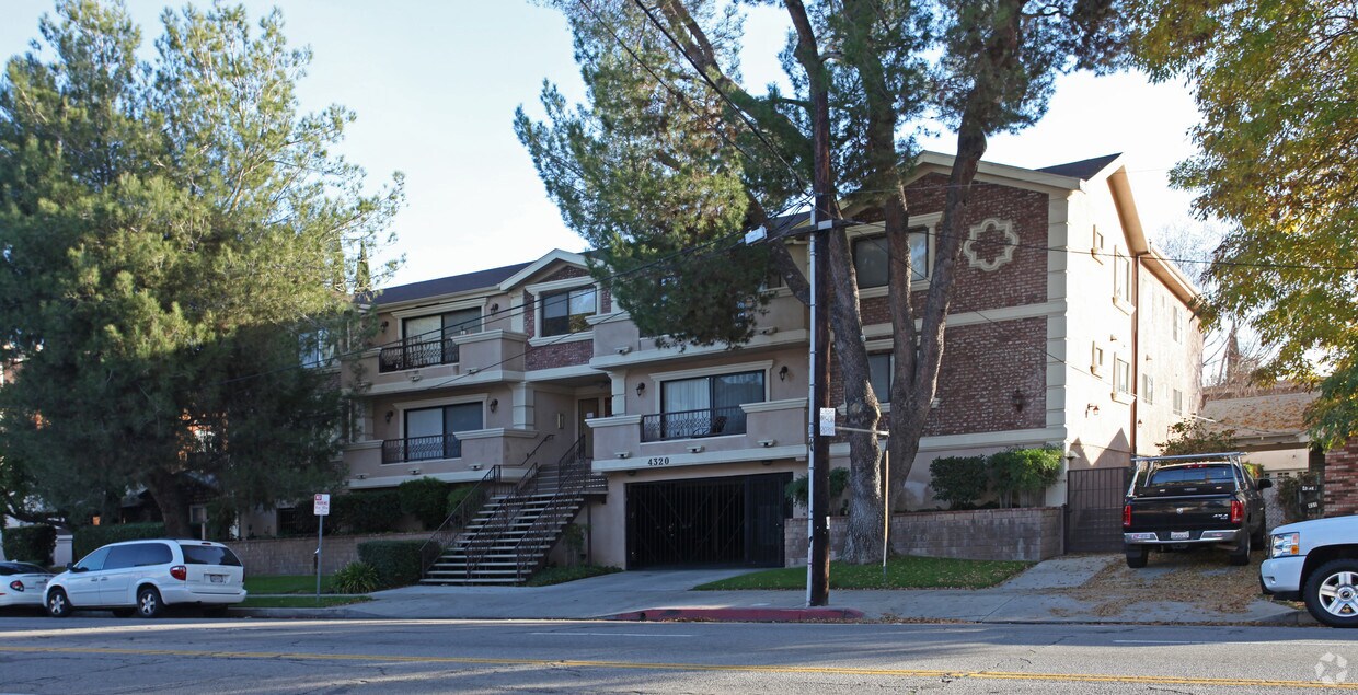 Primary Photo - 4320 Coldwater Canyon Ave