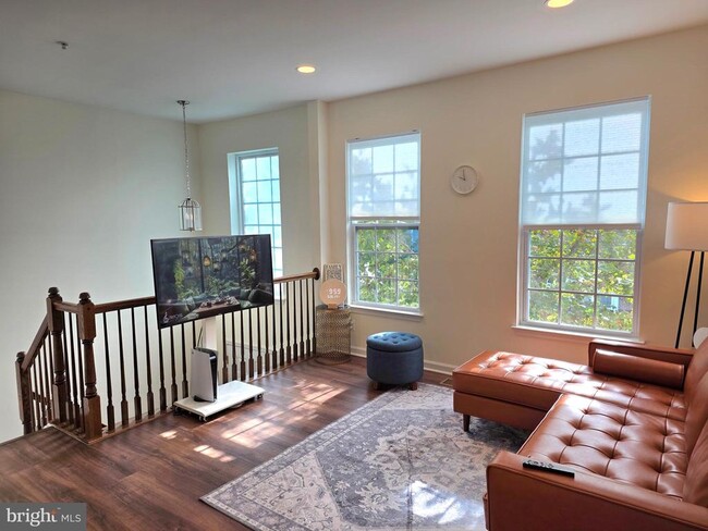 Building Photo - 8245 Macintosh Ct