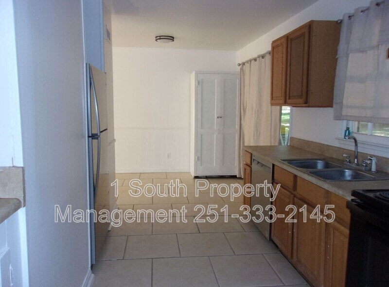 Foto del edificio - 1575 Cody Rd N