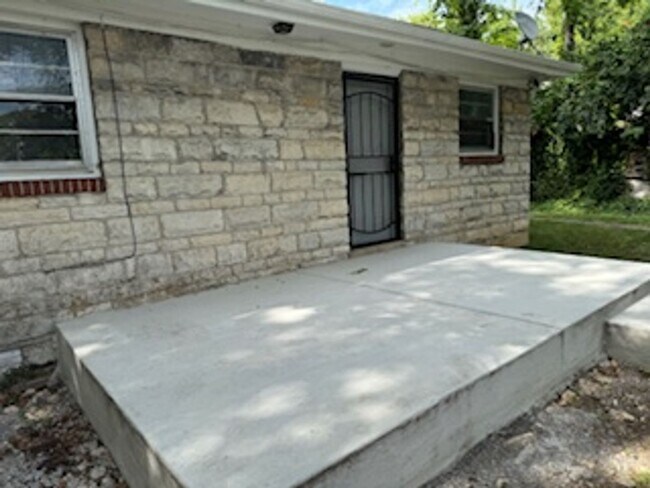 Foto del edificio - Newly Renovated Unit!