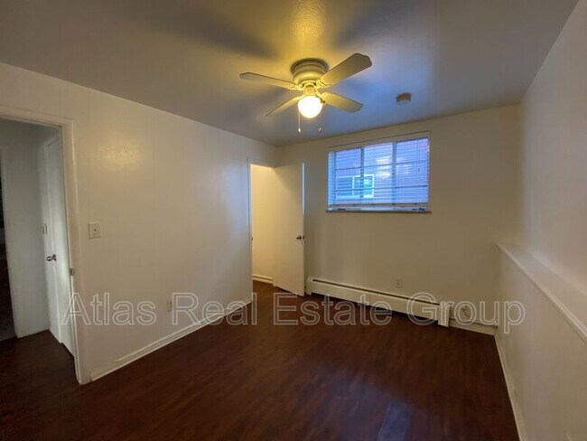 Building Photo - 122 W Ida Ave