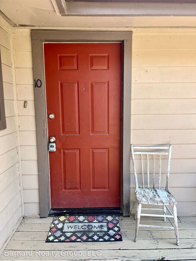 Building Photo - 2 br, 1 bath House - 402 Fredericksburg #1...