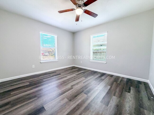 Foto del edificio - 7514 Japonica St