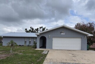 Building Photo - 362 SW Thornhill Dr