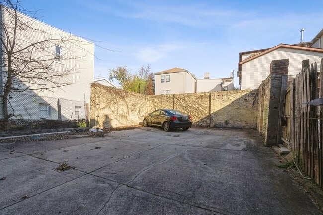 Foto del edificio - 40 Beacon Ave