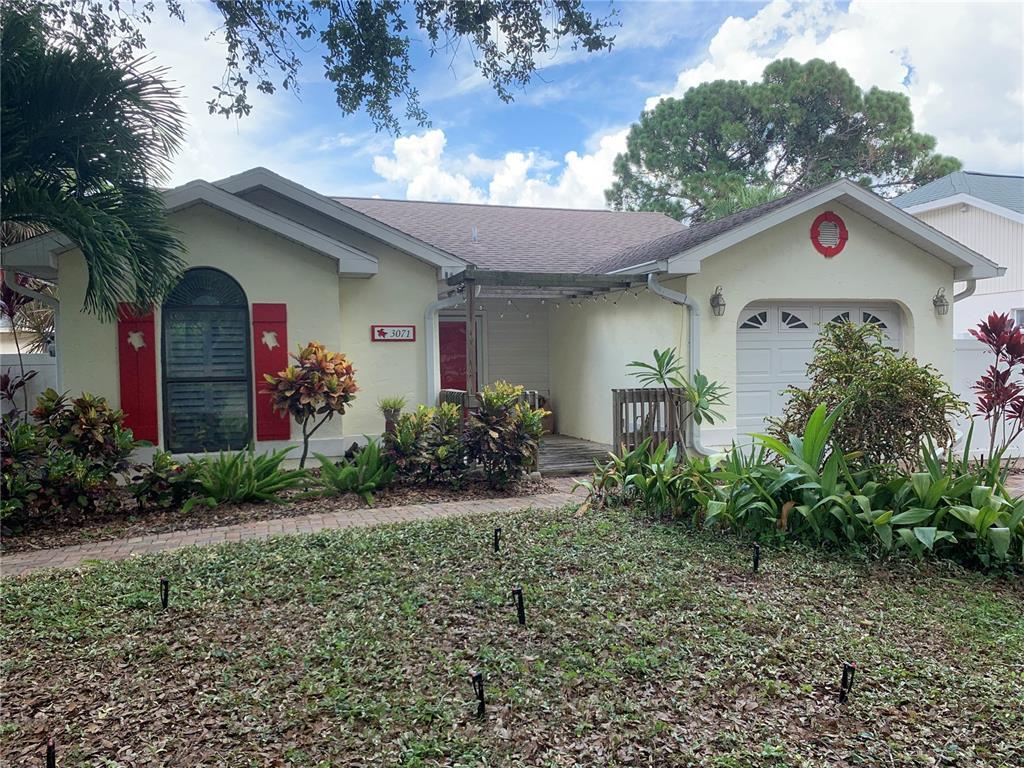 Foto principal - 3071 Spirea St