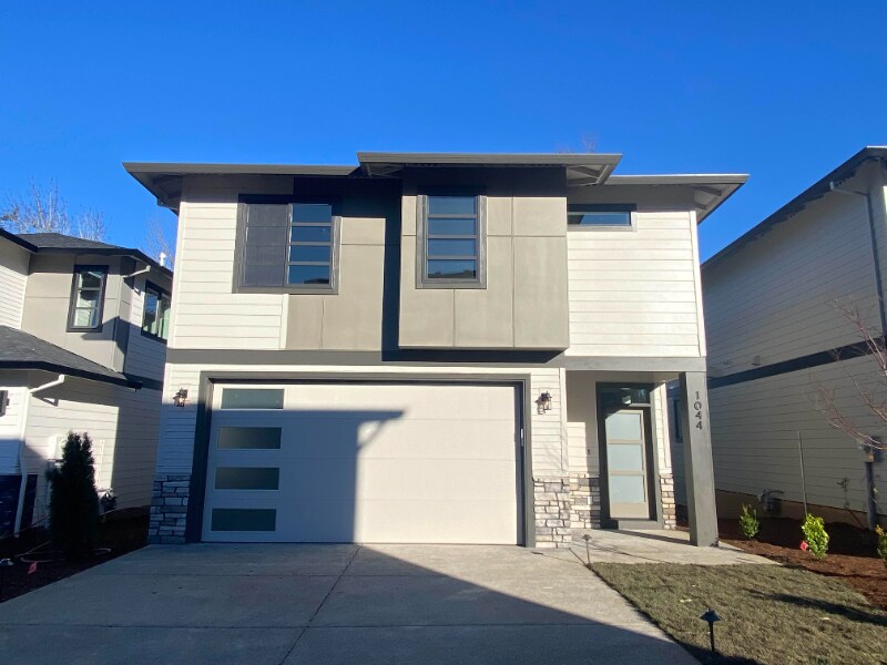 Foto principal - 1044 SW Dottie Ct