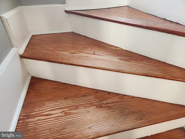 Building Photo - 114 N Pine St