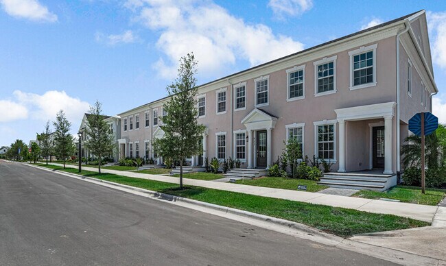 Building Photo - 930 SW Pr Ave