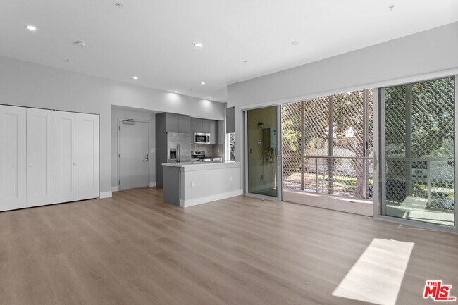 Foto del edificio - 1223 Hayworth Ave