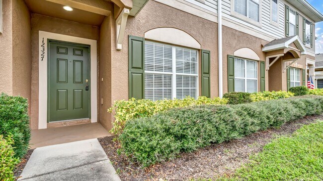Building Photo - Charming 3-Bedroom, 2.5-Bathroom Townhome ...