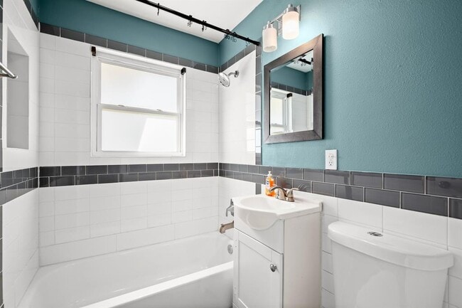 Foto del edificio - 1404 Vargas Rd