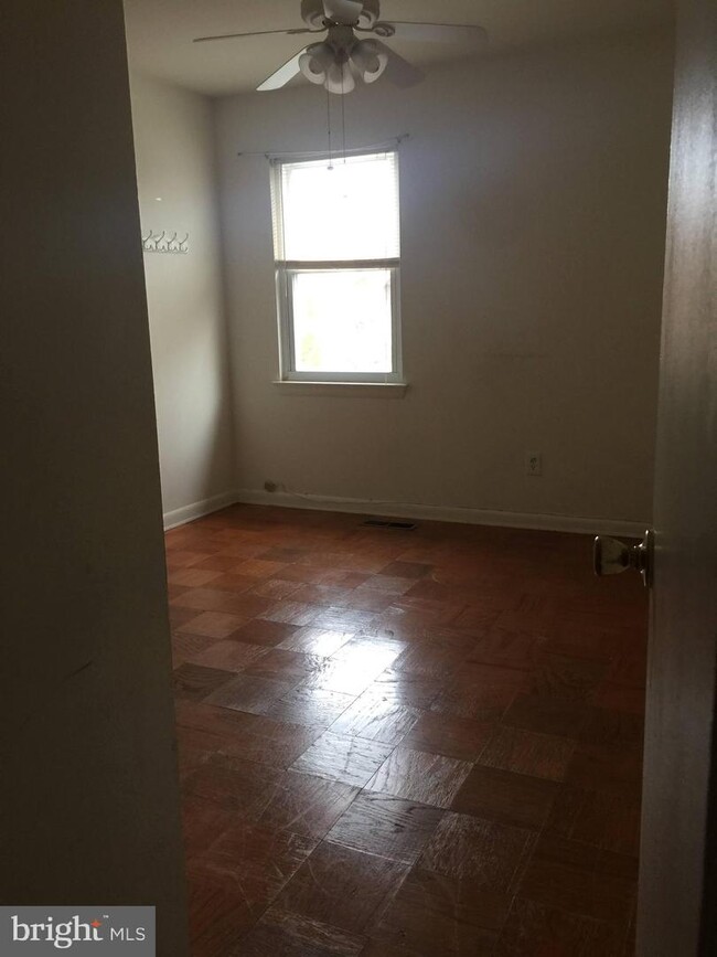 Foto del edificio - 8227 Wycliffe Ct