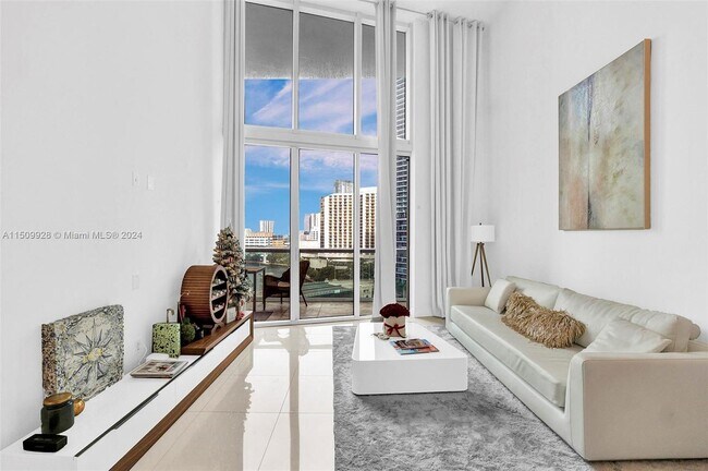 Building Photo - 465 Brickell Ave