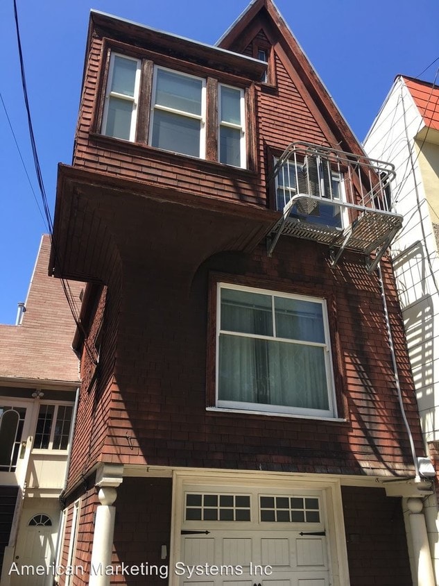 Primary Photo - 4 br, 3 bath House - 483 6TH AVE