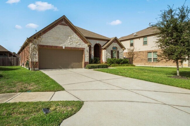 Foto del edificio - 15415 Dolan Brook Ln