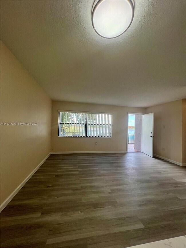 Foto del edificio - 13391 SW 17th Ln