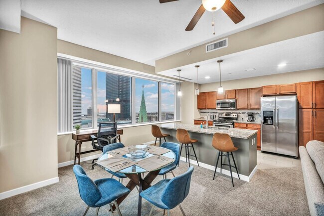 Foto del edificio - 1717 E 9th St