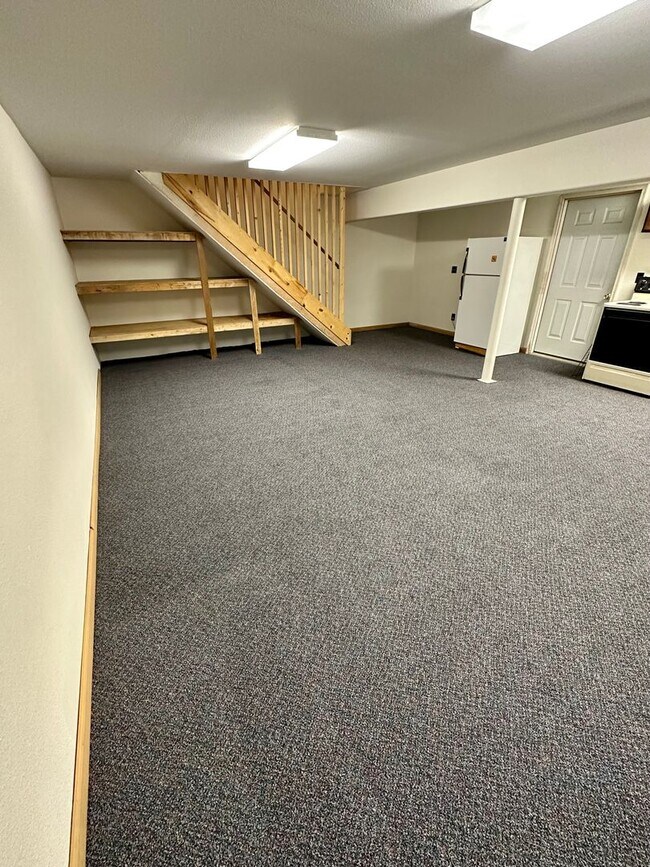 Building Photo - 2586 Stellar Way