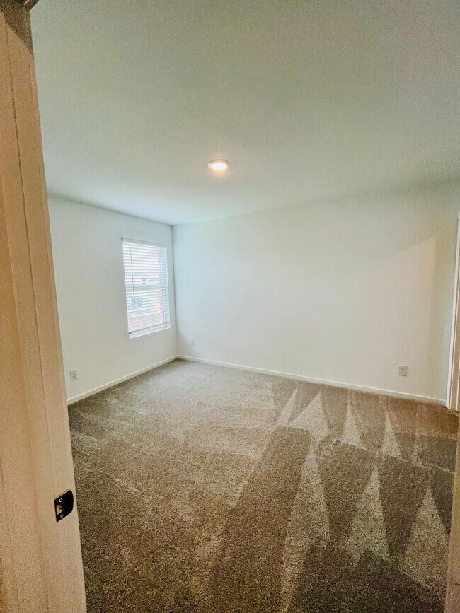 Building Photo - 205 Ashbrook St