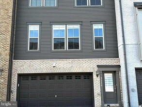 Building Photo - 9516 Capital Ln
