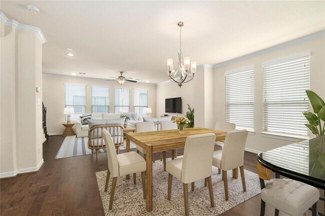 Foto del edificio - 1511 Peyton Oaks Pl