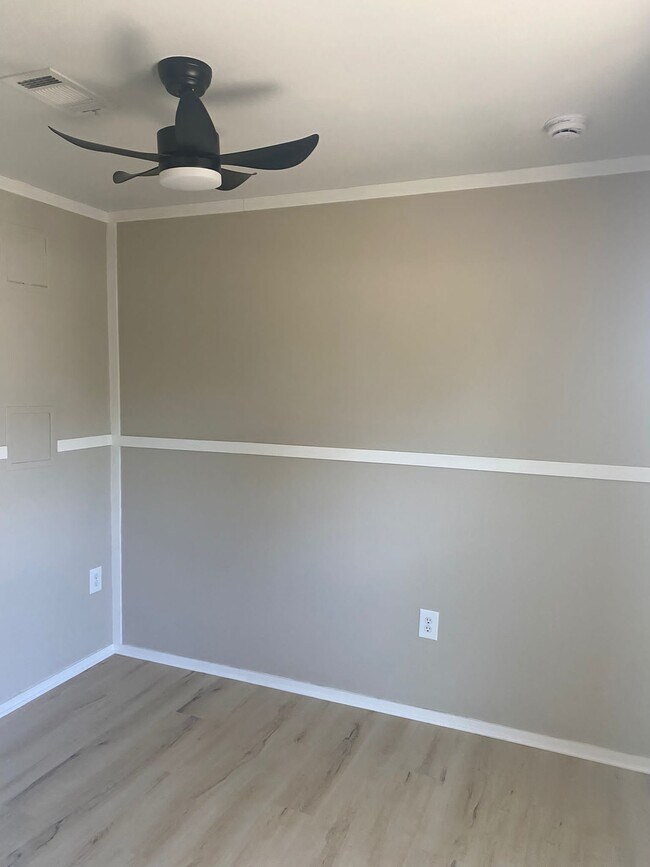 Building Photo - 8018 Grady Dr