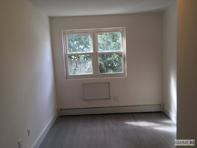 Building Photo - 631 Barretto St