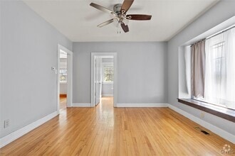 Building Photo - 114 Phelps Pl