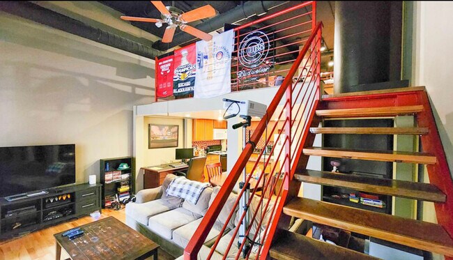 Building Photo - 211 E Ohio St