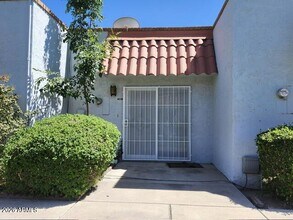 Building Photo - 6818 N 35th Ave