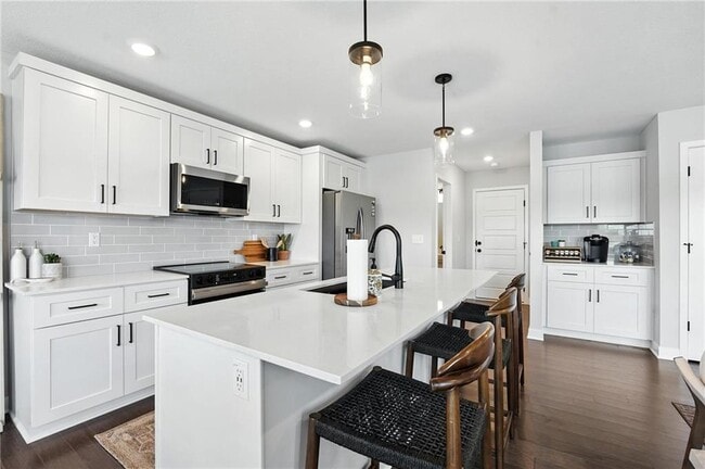 Building Photo - 8708 SW Brickell Dr