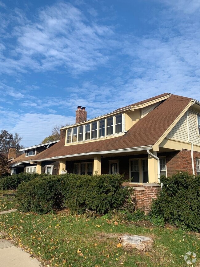 Building Photo - 1703 Auburn St