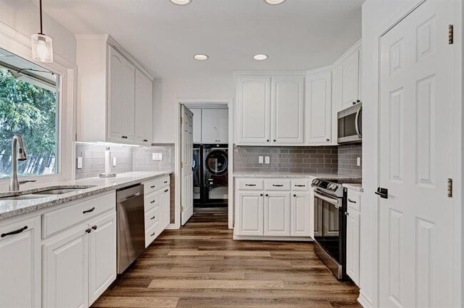 Foto del edificio - 1312 Quailfield Cir