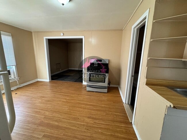 Building Photo - One Bedroom near ACU!