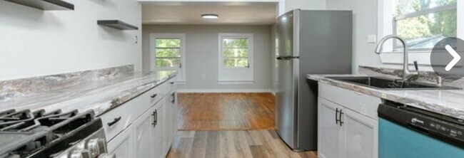 Building Photo - 358 Breamwood Ave