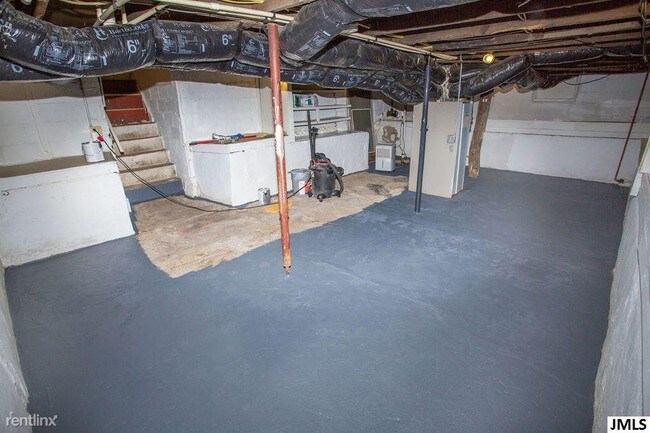 Building Photo - 3 br, 1 bath House - 407 S Maurice Ave