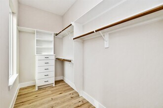 Building Photo - 3233 Tuam St