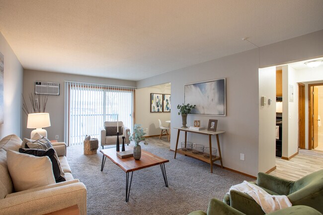 Foto del edificio - Royal Oaks Apartments