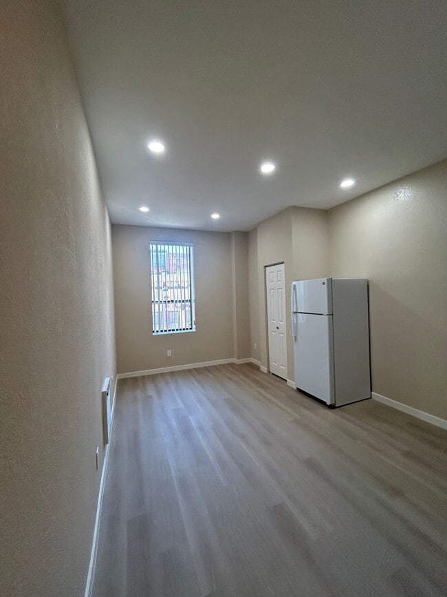 Photo - 1012 Grant Ave Apartment