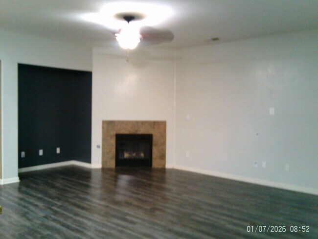 Foto del edificio - NW-WELCOME HOME !!! MOVE IN SPECIAL! $3547.50 MOVES YOU IN!