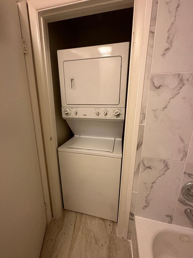 Foto del edificio - 1 Bedroom Townhouse