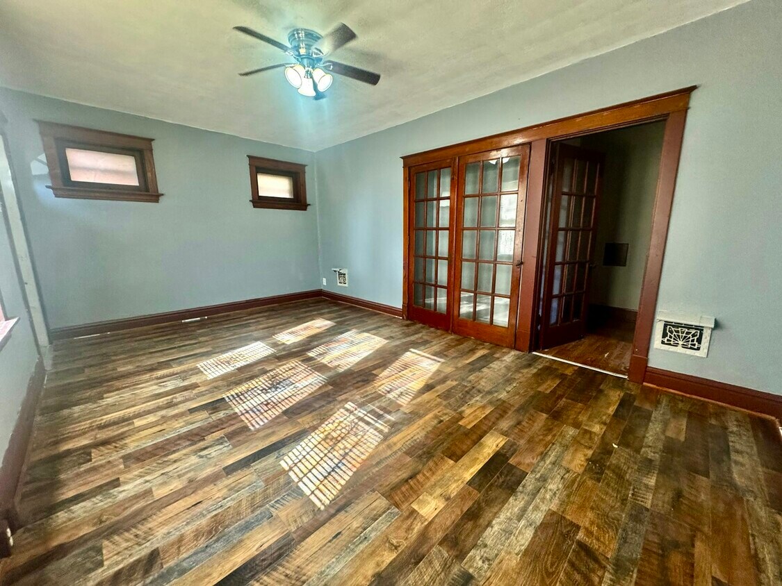 Foto principal - 4055 Tholozan Ave