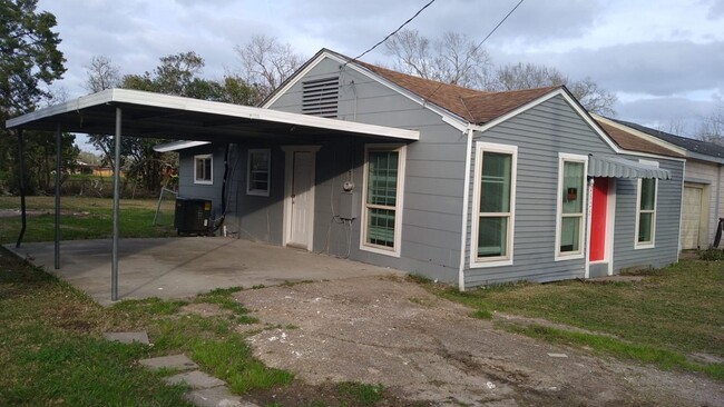 Building Photo - 2628 4th Ave