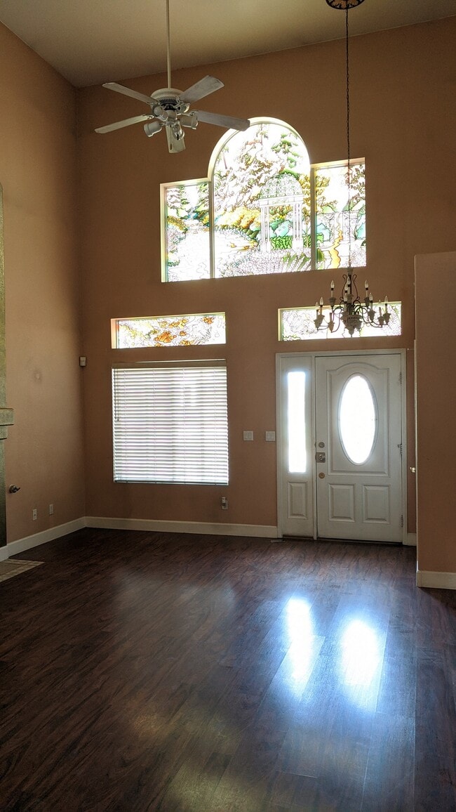 Foto del edificio - 255 Flirtation Ct