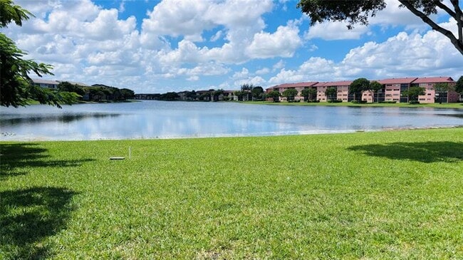 Building Photo - 13800 SW 5th Ct