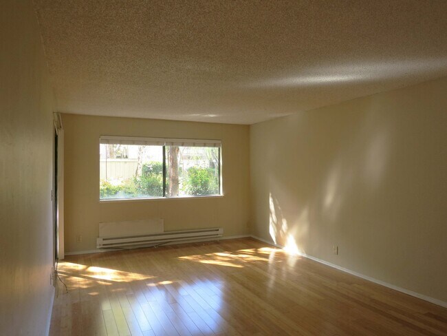 Foto del edificio - 1 bedroom 1 bath condo in heart of Silicon...
