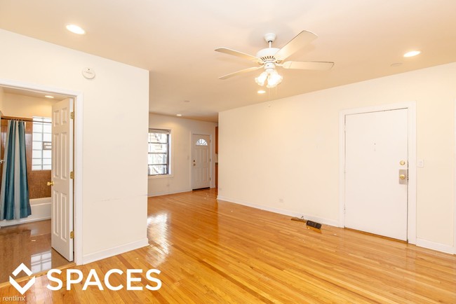 Building Photo - 4550 N Wolcott Ave