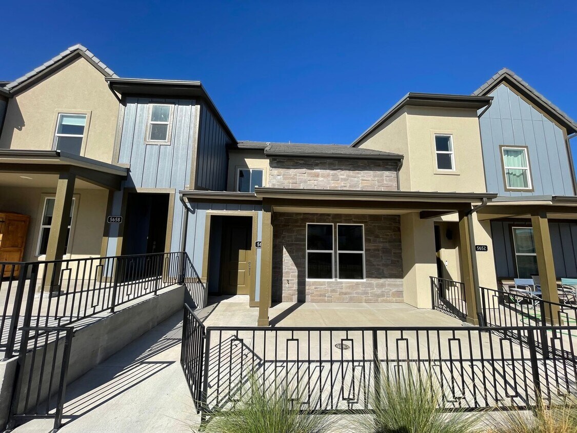 Primary Photo - Beautiful Desert Color Home Available Now!